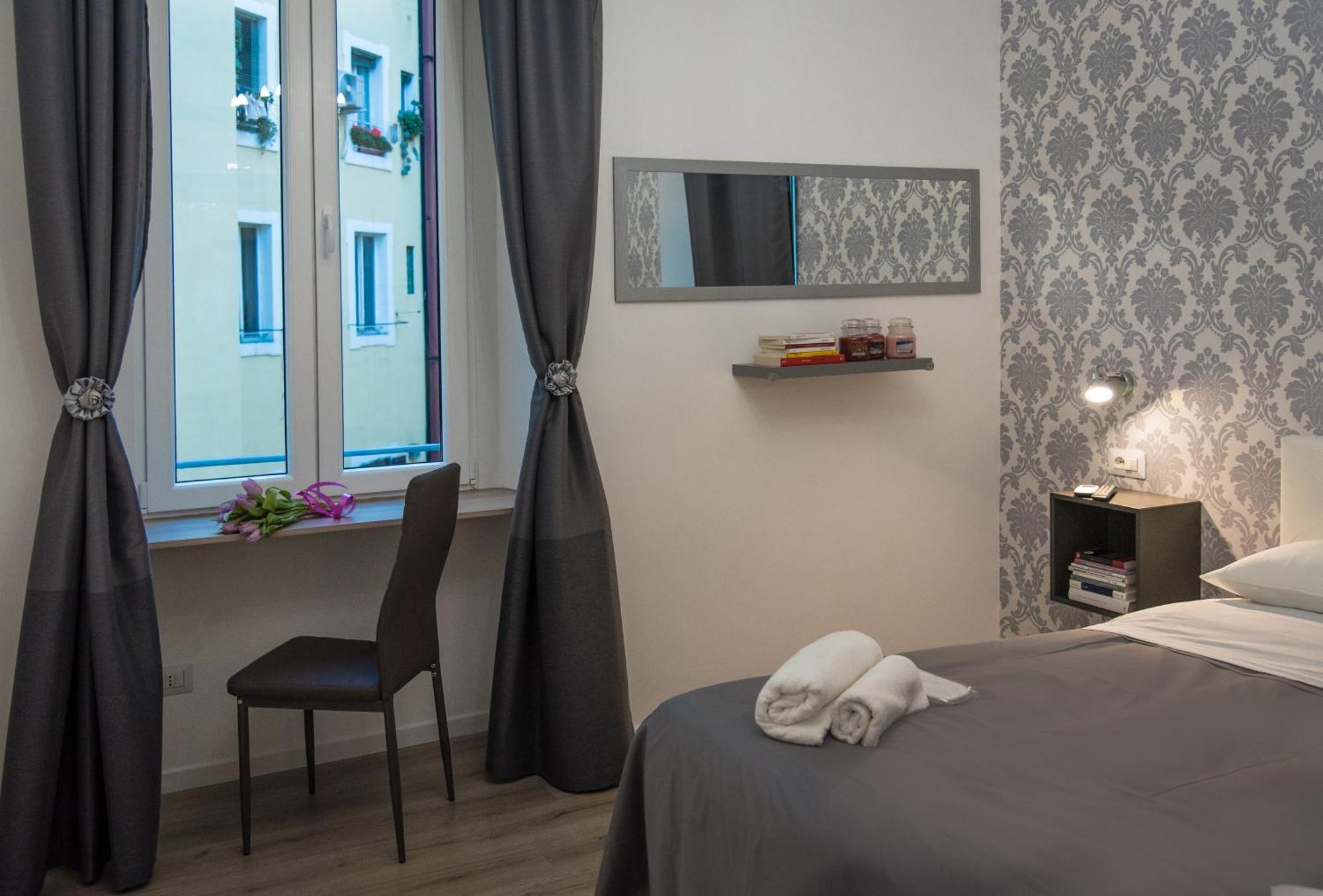 Inside Roma Rooms ภายนอก รูปภาพ