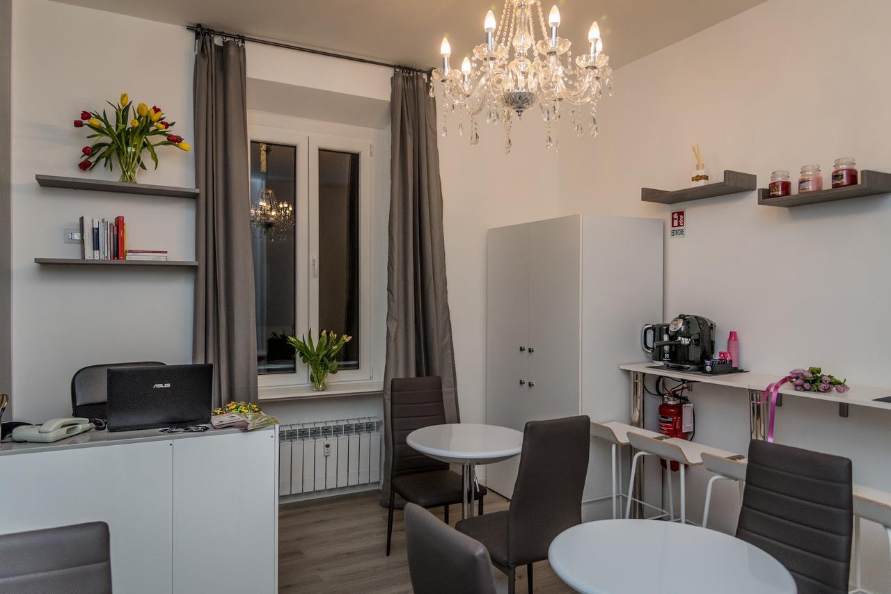Inside Roma Rooms ภายนอก รูปภาพ