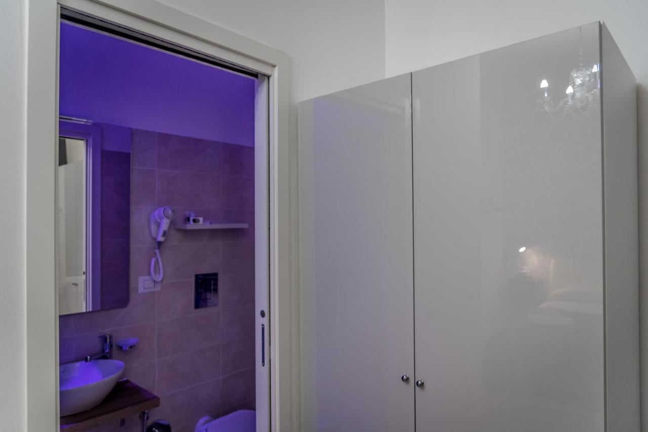 Inside Roma Rooms ภายนอก รูปภาพ
